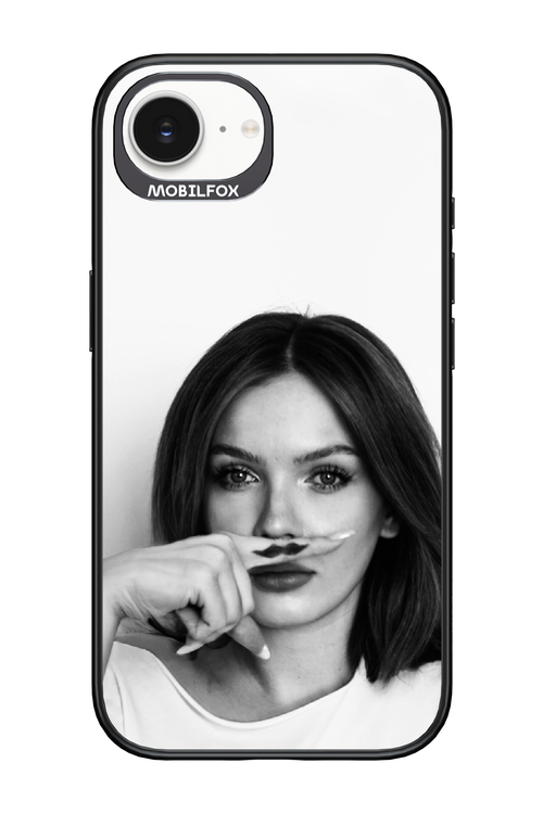 Soft Focus - Apple iPhone 16e