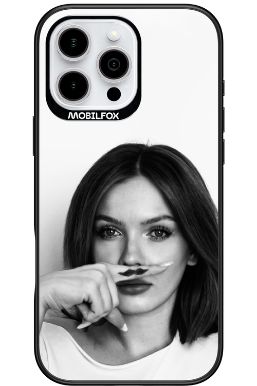 Soft Focus - Apple iPhone 16 Pro Max