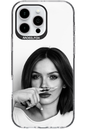 Soft Focus - Apple iPhone 16 Pro Max