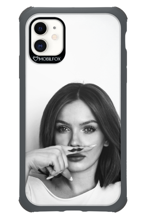 Soft Focus - Apple iPhone 11