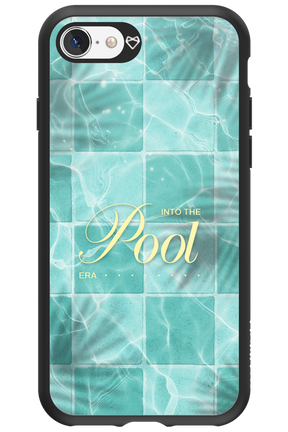 Into the Pool - Apple iPhone SE 2022