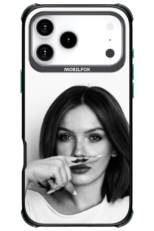 Soft Focus - Apple iPhone 17 Pro Max