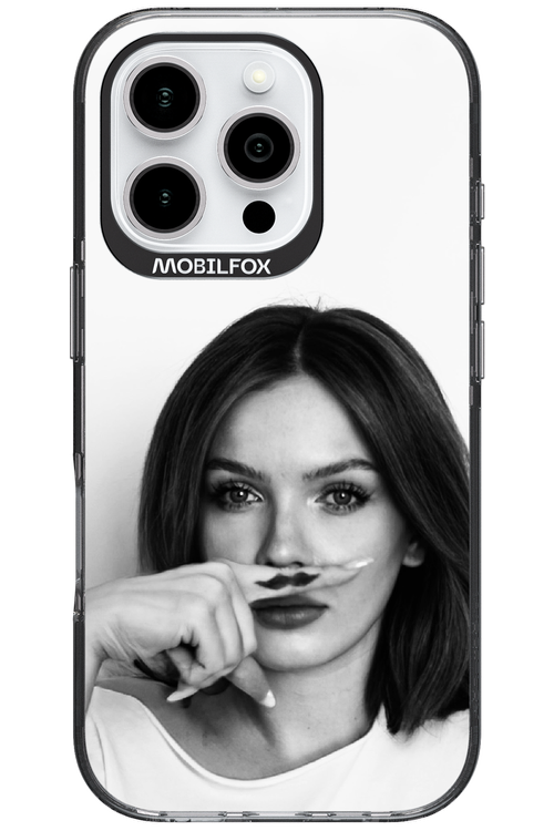 Soft Focus - Apple iPhone 16 Pro