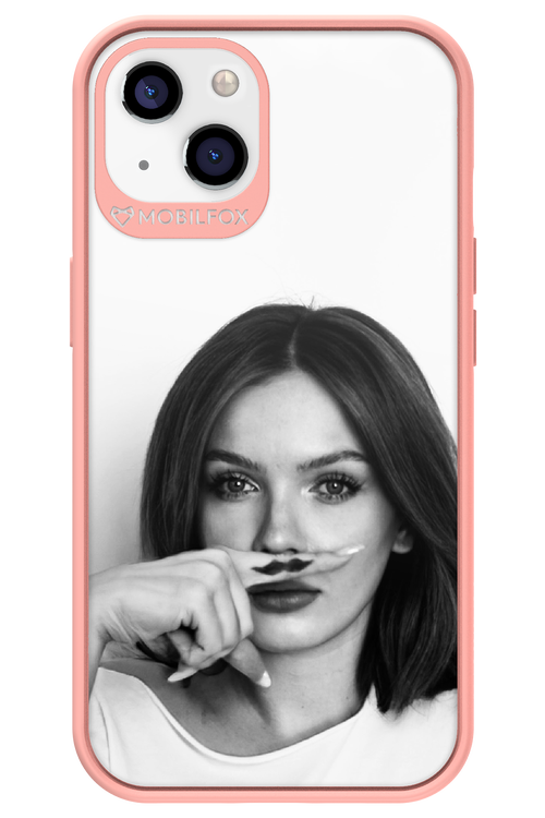 Soft Focus - Apple iPhone 13