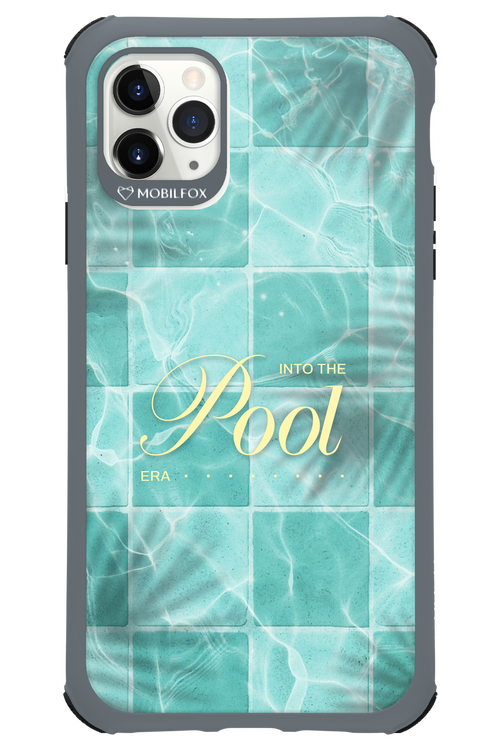 Into the Pool - Apple iPhone 11 Pro Max