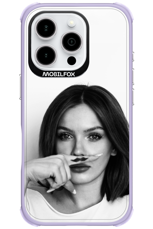 Soft Focus - Apple iPhone 16 Pro