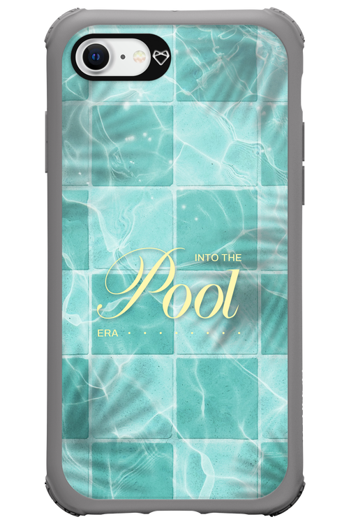 Into the Pool - Apple iPhone SE 2022