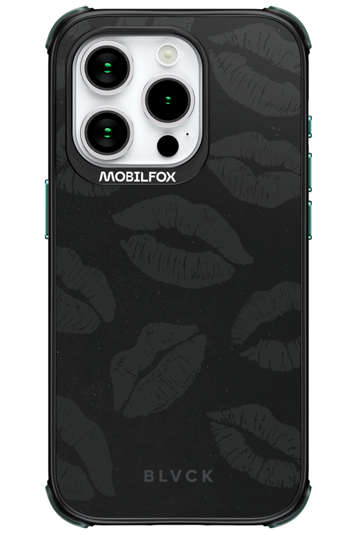 Dark Lips - Apple iPhone 15 Pro