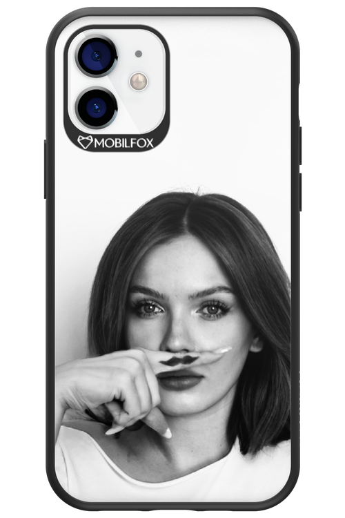 Soft Focus - Apple iPhone 12