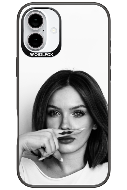 Soft Focus - Apple iPhone 16 Plus