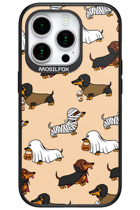 Scary Dachshund - Apple iPhone 15 Pro