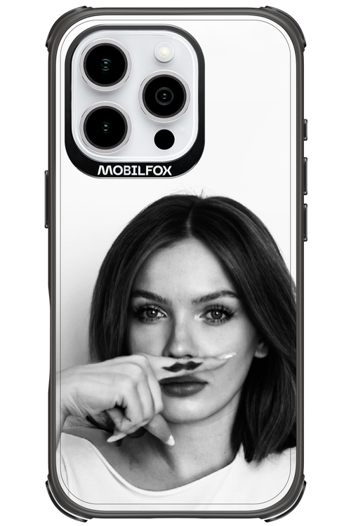 Soft Focus - Apple iPhone 16 Pro