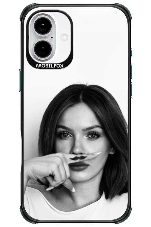 Soft Focus - Apple iPhone 16 Plus