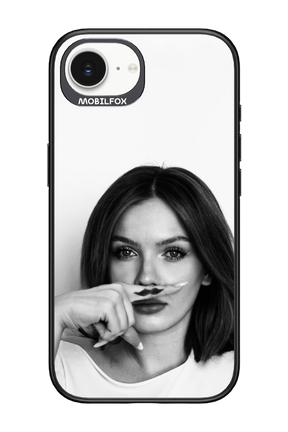 Soft Focus - Apple iPhone 16e