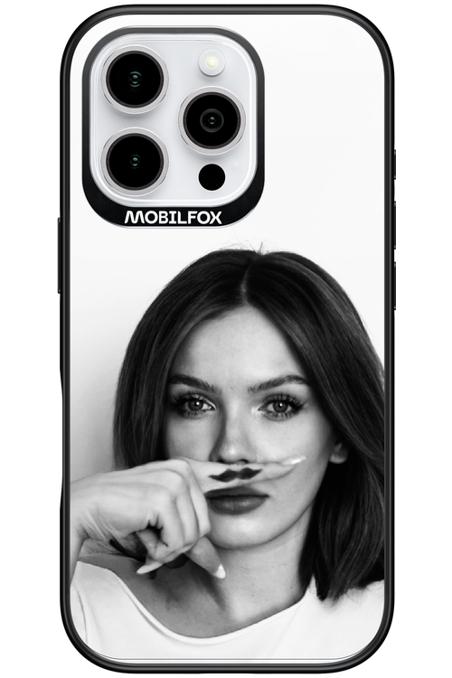 Soft Focus - Apple iPhone 16 Pro