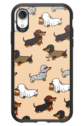 Scary Dachshund - Apple iPhone XR