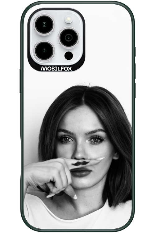 Soft Focus - Apple iPhone 16 Pro Max