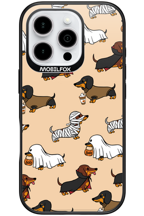 Scary Dachshund - Apple iPhone 16 Pro