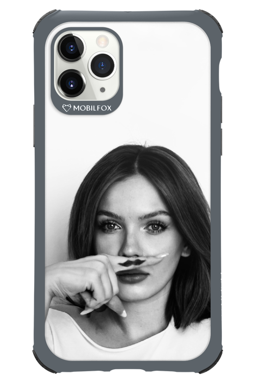 Soft Focus - Apple iPhone 11 Pro