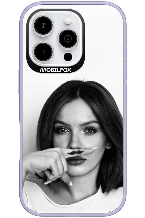 Soft Focus - Apple iPhone 16 Pro