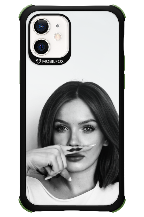 Soft Focus - Apple iPhone 12