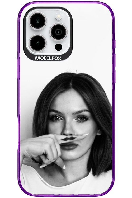 Soft Focus - Apple iPhone 16 Pro Max