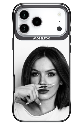 Soft Focus - Apple iPhone 17 Pro Max