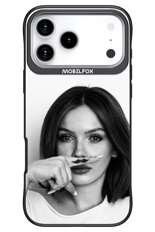 Soft Focus - Apple iPhone 17 Pro Max