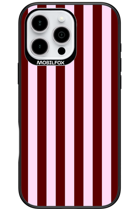 Circus Romance - Apple iPhone 16 Pro Max