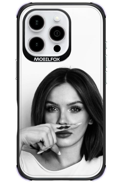 Soft Focus - Apple iPhone 16 Pro