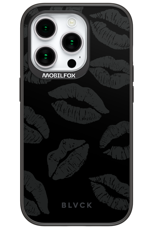 Dark Lips - Apple iPhone 15 Pro