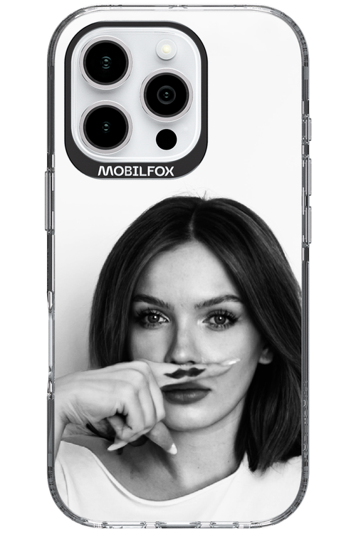 Soft Focus - Apple iPhone 16 Pro