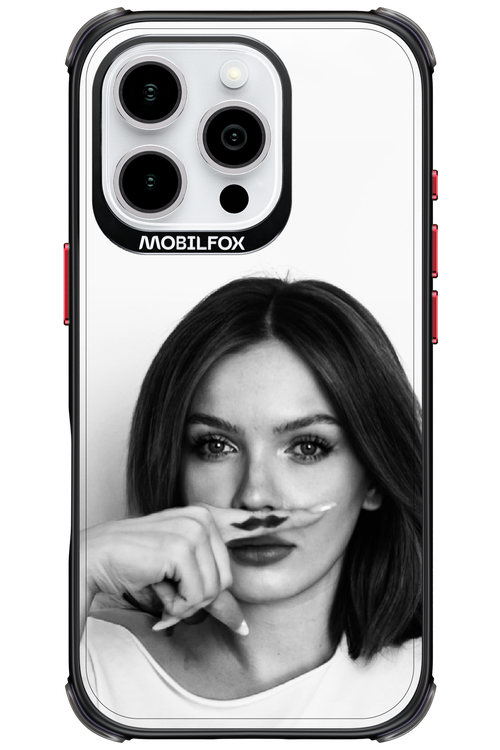 Soft Focus - Apple iPhone 16 Pro