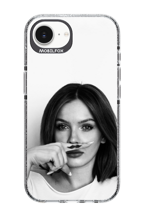 Soft Focus - Apple iPhone 16e