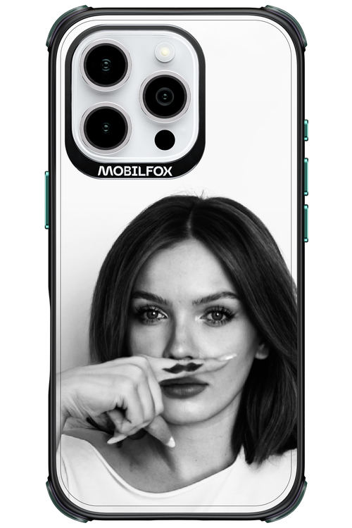 Soft Focus - Apple iPhone 16 Pro