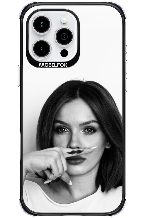 Soft Focus - Apple iPhone 16 Pro Max