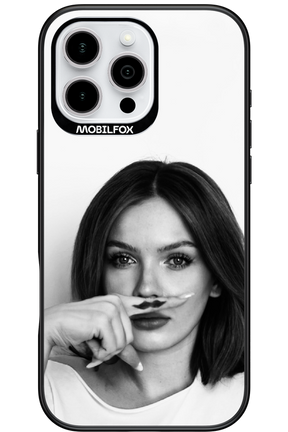 Soft Focus - Apple iPhone 16 Pro Max