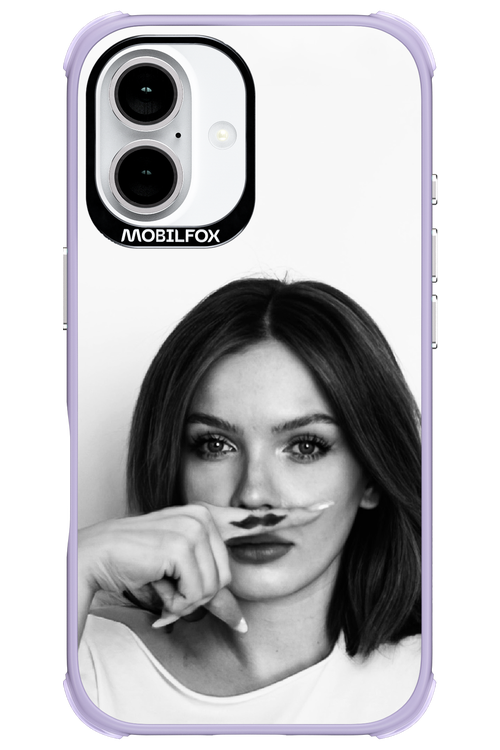 Soft Focus - Apple iPhone 16