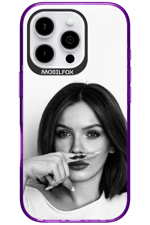 Soft Focus - Apple iPhone 16 Pro