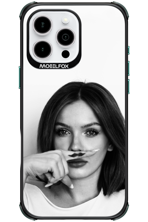 Soft Focus - Apple iPhone 16 Pro Max