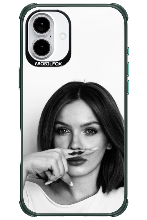 Soft Focus - Apple iPhone 16 Plus