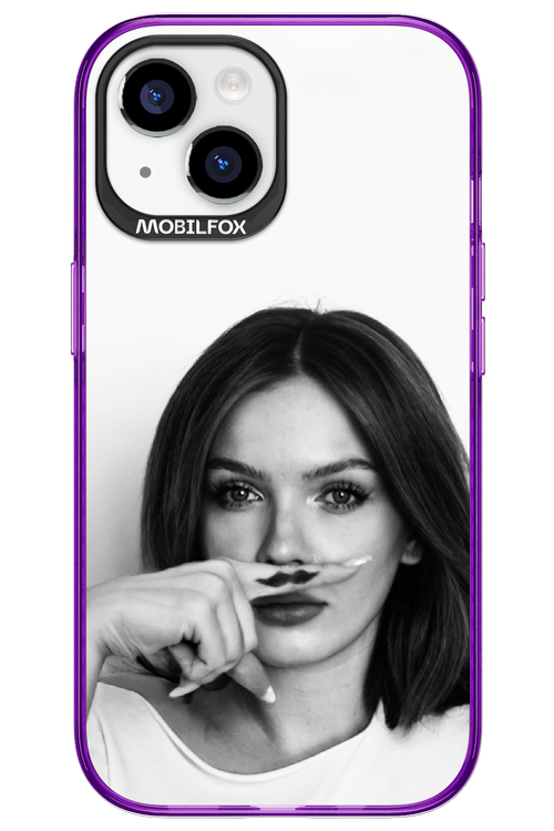 Soft Focus - Apple iPhone 15