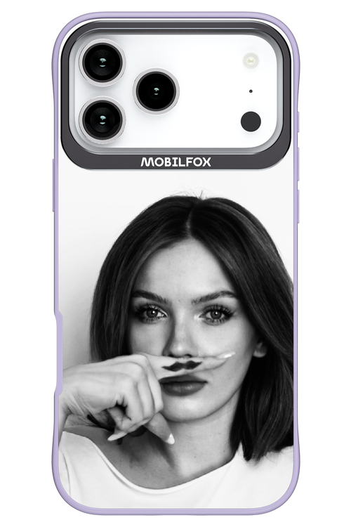 Soft Focus - Apple iPhone 17 Pro Max