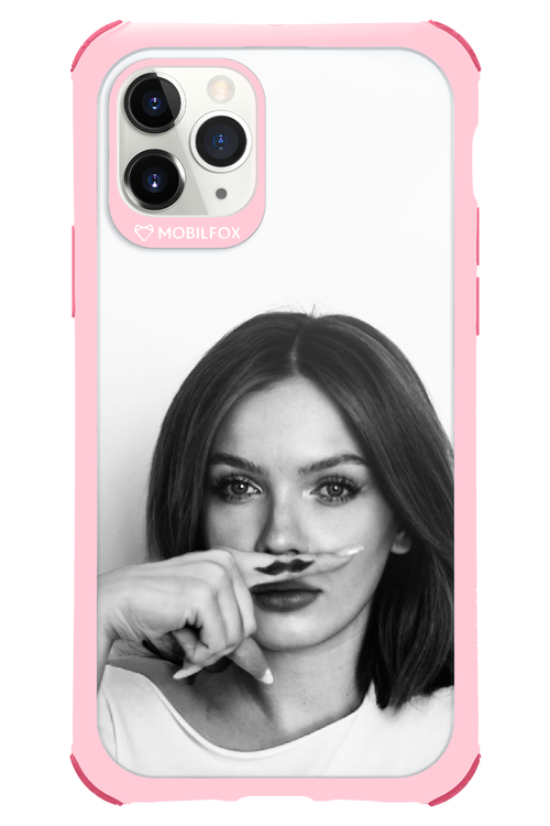 Soft Focus - Apple iPhone 11 Pro