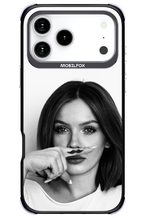 Soft Focus - Apple iPhone 17 Pro Max