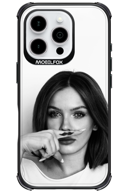 Soft Focus - Apple iPhone 16 Pro