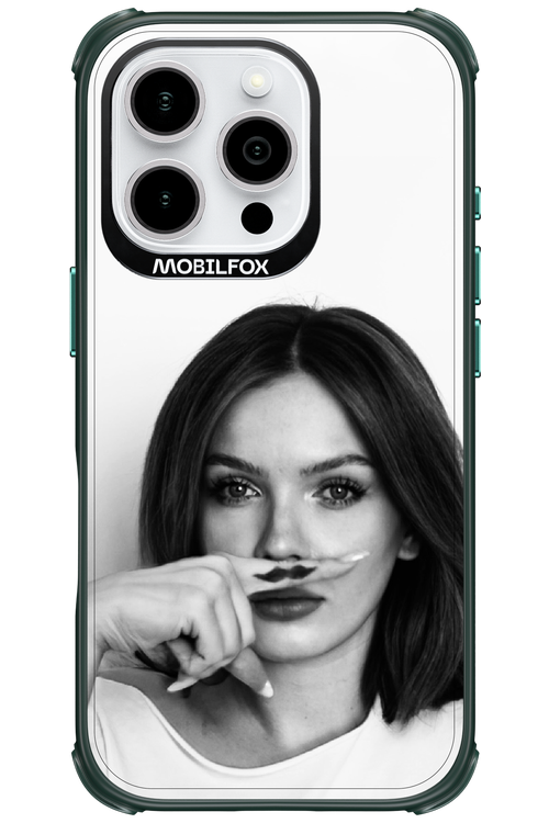 Soft Focus - Apple iPhone 16 Pro