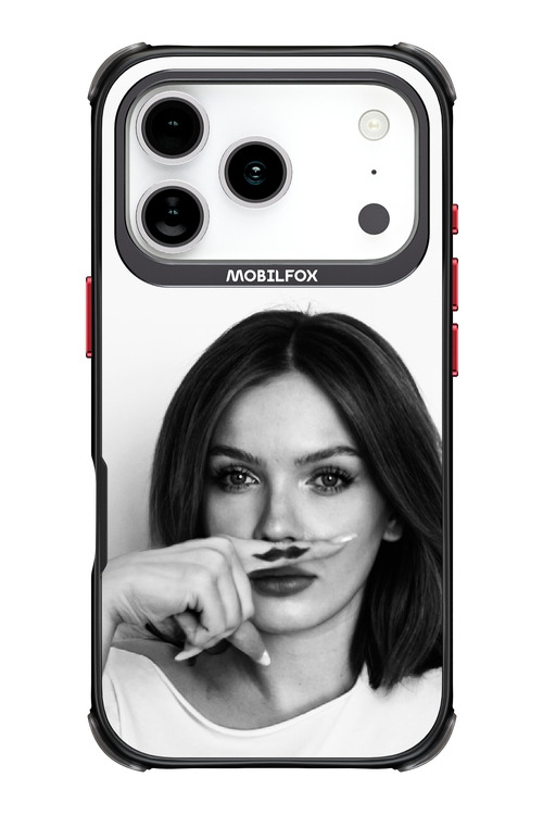 Soft Focus - Apple iPhone 17 Pro