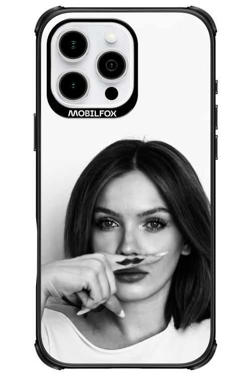 Soft Focus - Apple iPhone 16 Pro Max