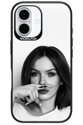 Soft Focus - Apple iPhone 16